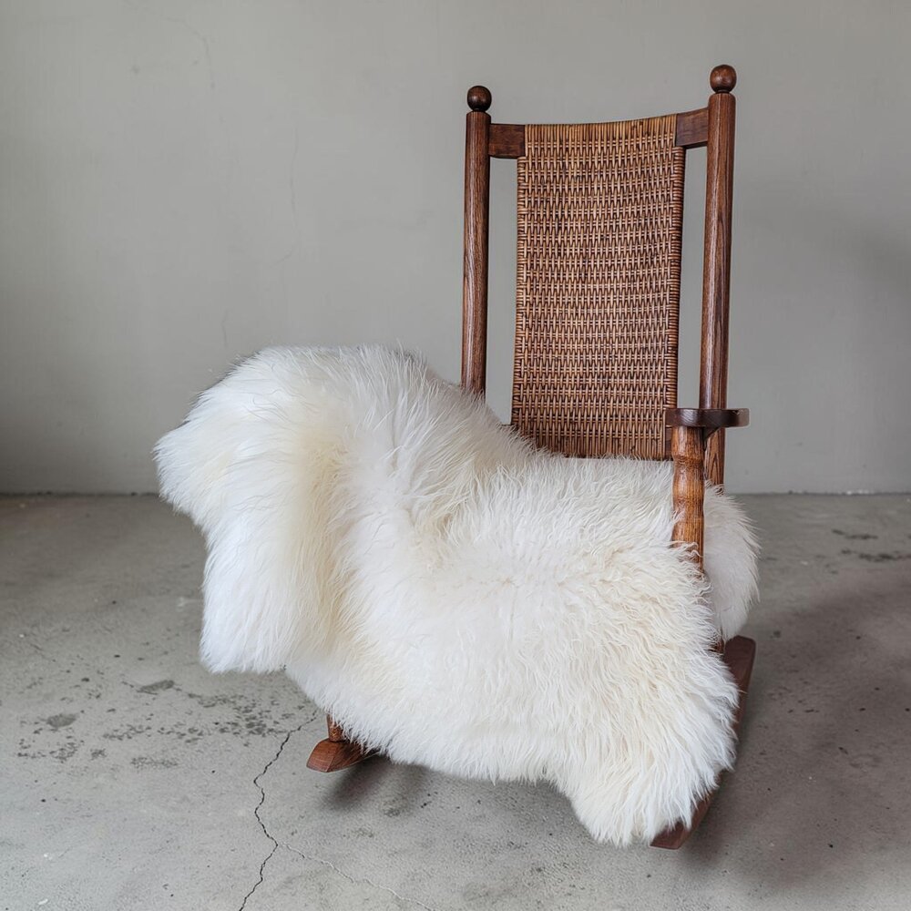 Icelandic Sheepskin - Natural Curly Fiber 45" x 33"